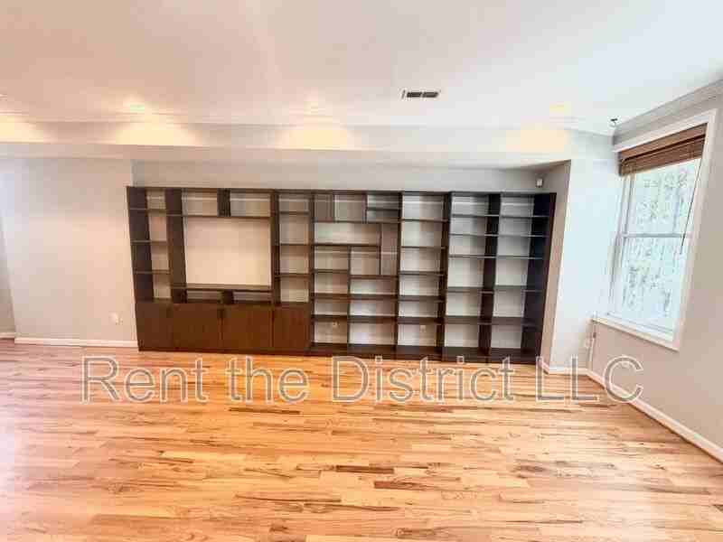 775 Kenyon St Nw - Photo 3 of 18