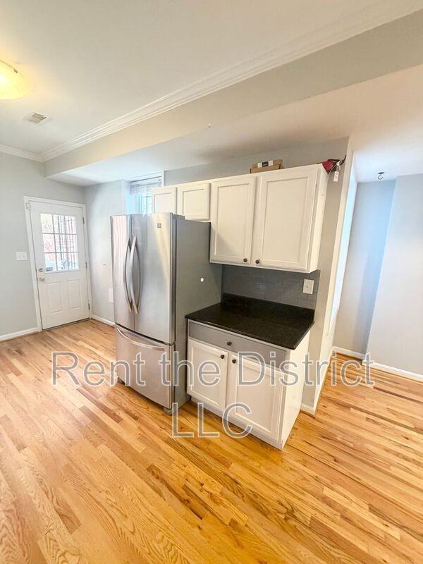 775 Kenyon St Nw - Photo 7 of 18