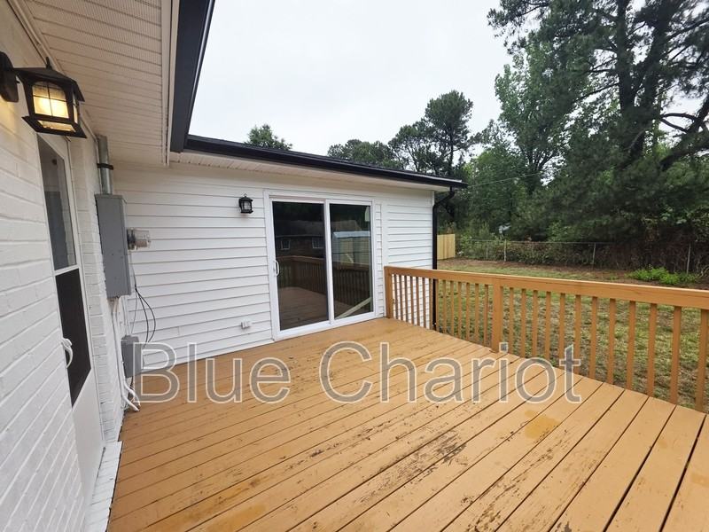 837 Waring St - Photo 4 of 29