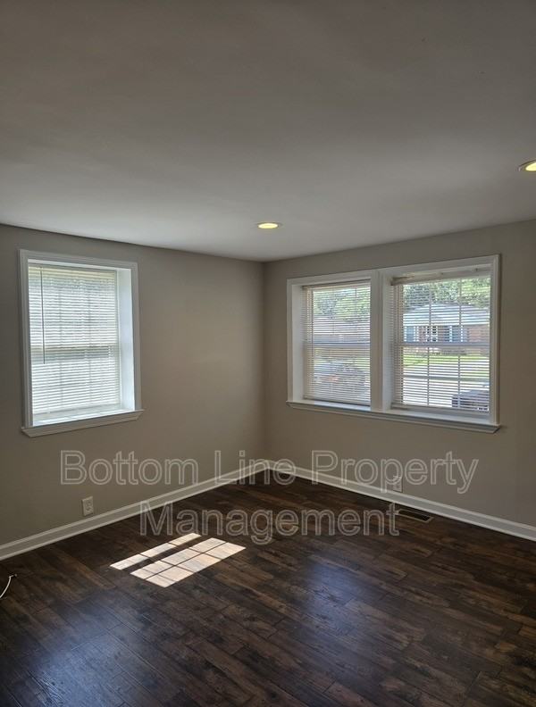 1017 Rodey Ave - Photo 7 of 22