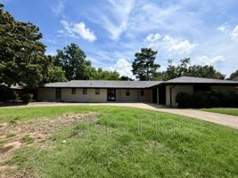 featured image of 2616 E 58th St