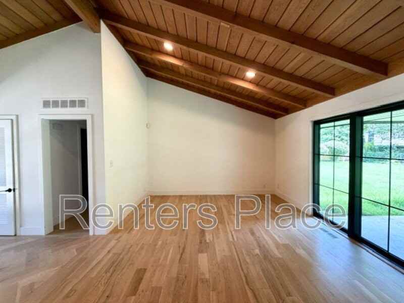 2616 E 58th St - Photo 3 of 28