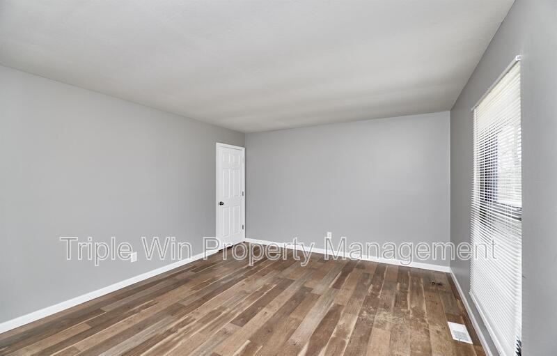 3049 Orton St - Photo 7 of 41