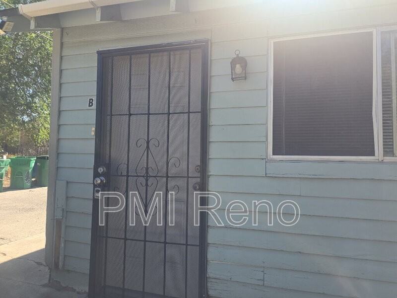 445 Roberts St #B - Photo 2 of 8