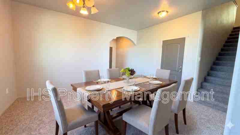 5814 Sidon Ln - Photo 4 of 18