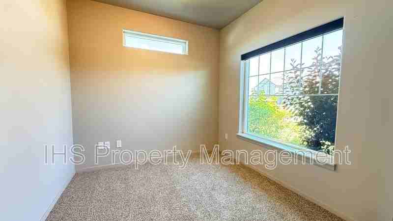 5814 Sidon Ln - Photo 6 of 18