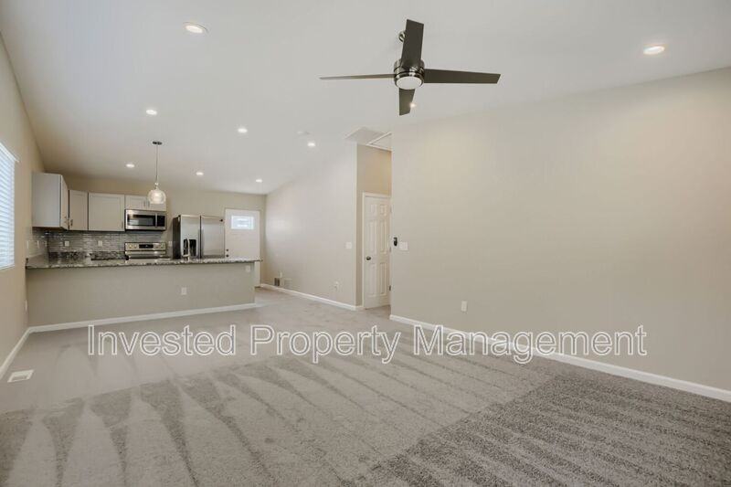6822 Niagara St - Photo 2 of 19