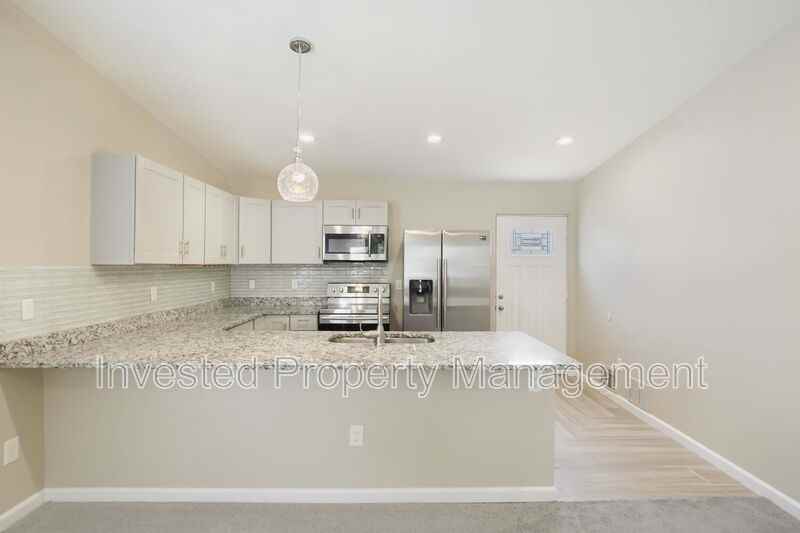 6822 Niagara St - Photo 5 of 19