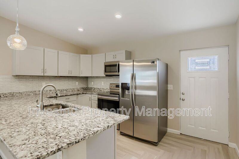6822 Niagara St - Photo 6 of 19