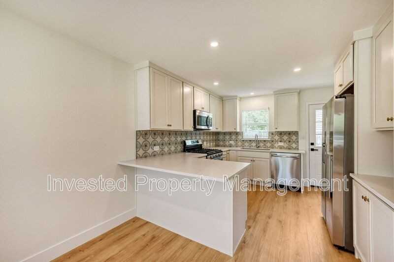 3641 N Josephine St - Photo 5 of 12