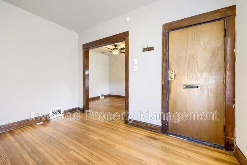 533 E 6th Ave - Photo 3 of 13
