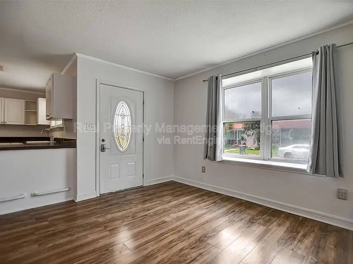 5309 Perry Ave - Photo 2 of 8