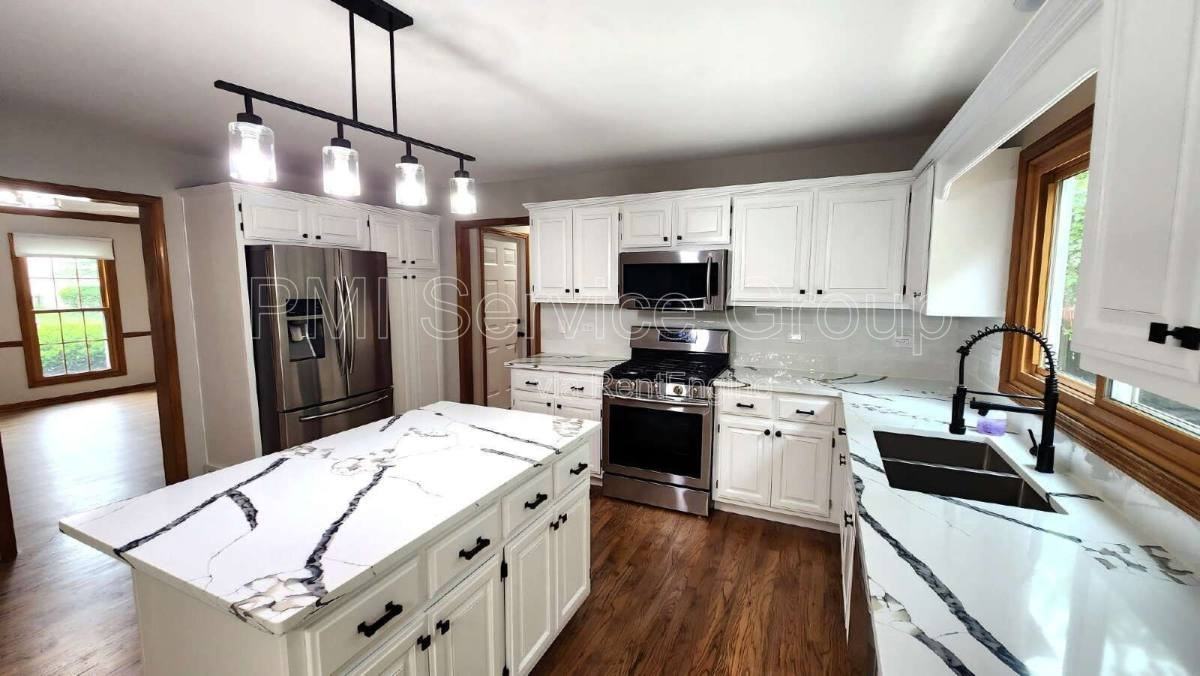 3467 Charlemaine Dr - Photo 2 of 10
