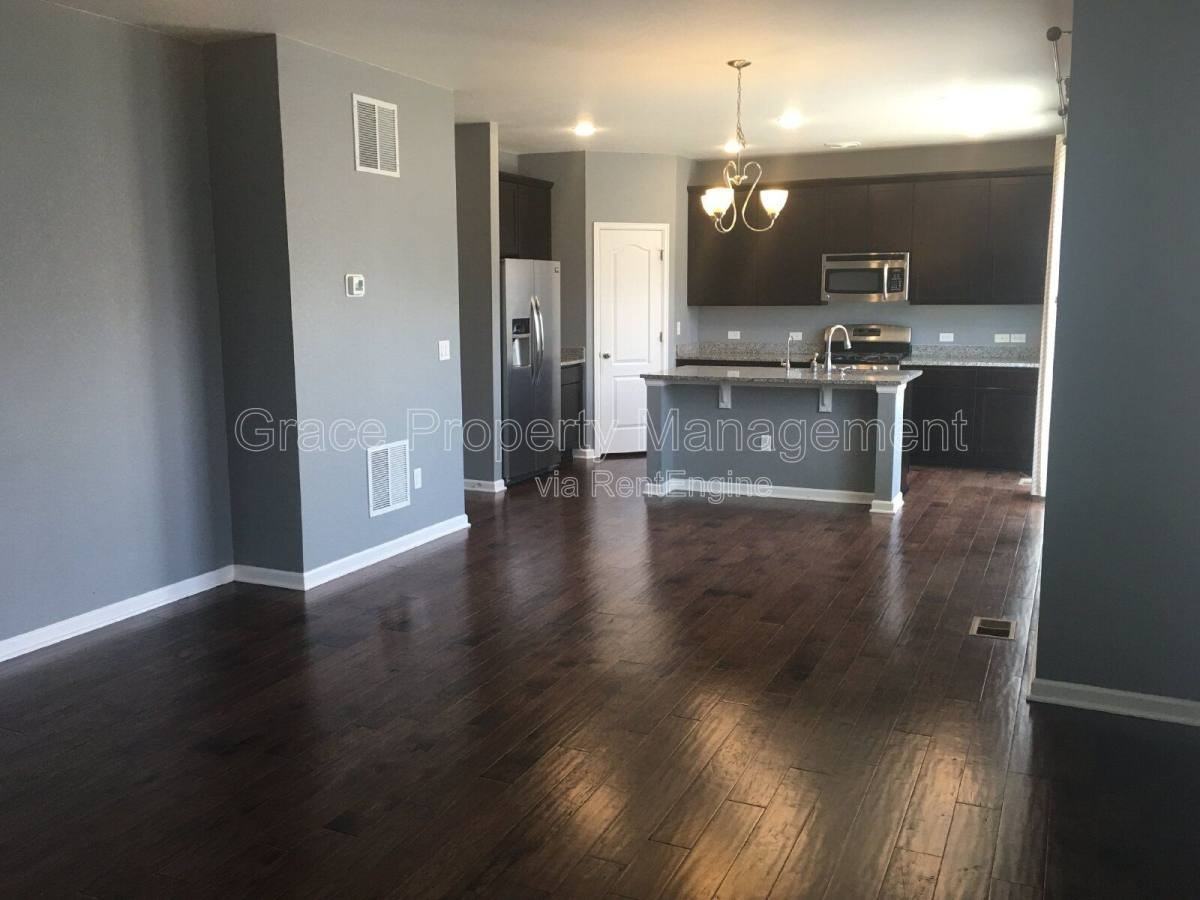 9760 Memphis St - Photo 2 of 10