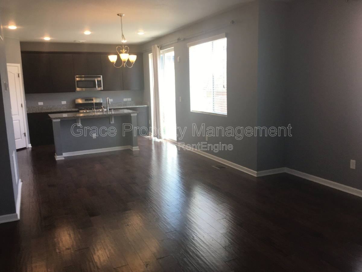 9760 Memphis St - Photo 3 of 10