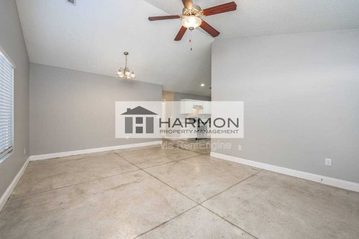 531 Sunflower Dr - Photo 2 of 8