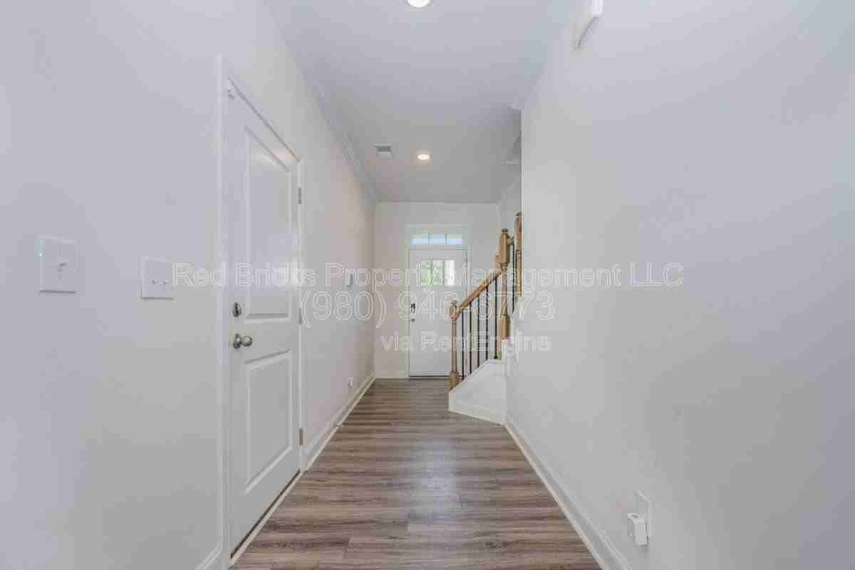 630 Cypress Glen Ln - Photo 6 of 10