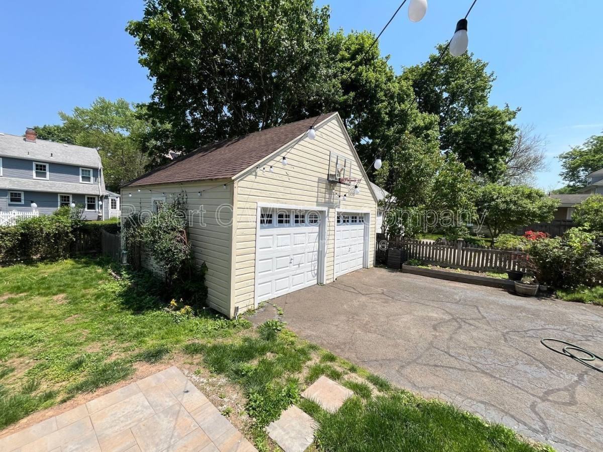 109 Ardmore St - Photo 2 of 10