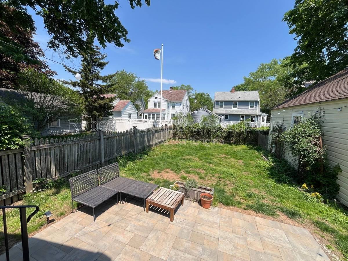 109 Ardmore St - Photo 3 of 10