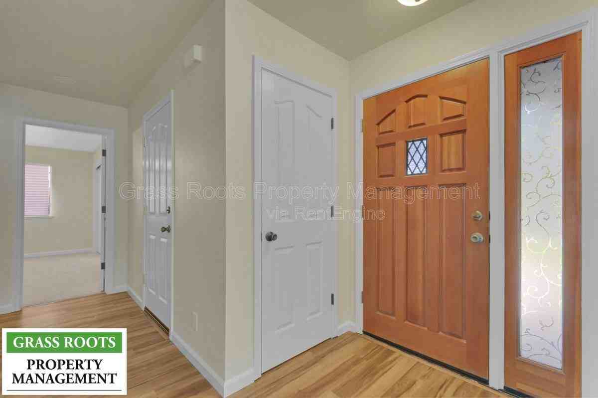 315 Vistamont Dr - Photo 2 of 10