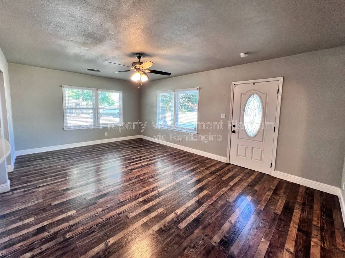 645 W Andrews Ave - Photo 3 of 10