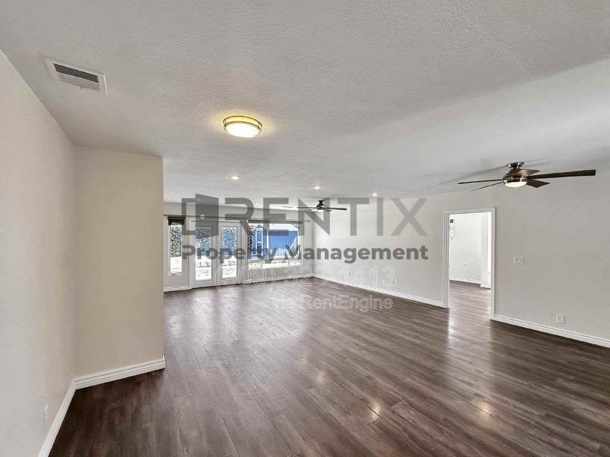 938 W Berkeley Ct - Photo 3 of 10
