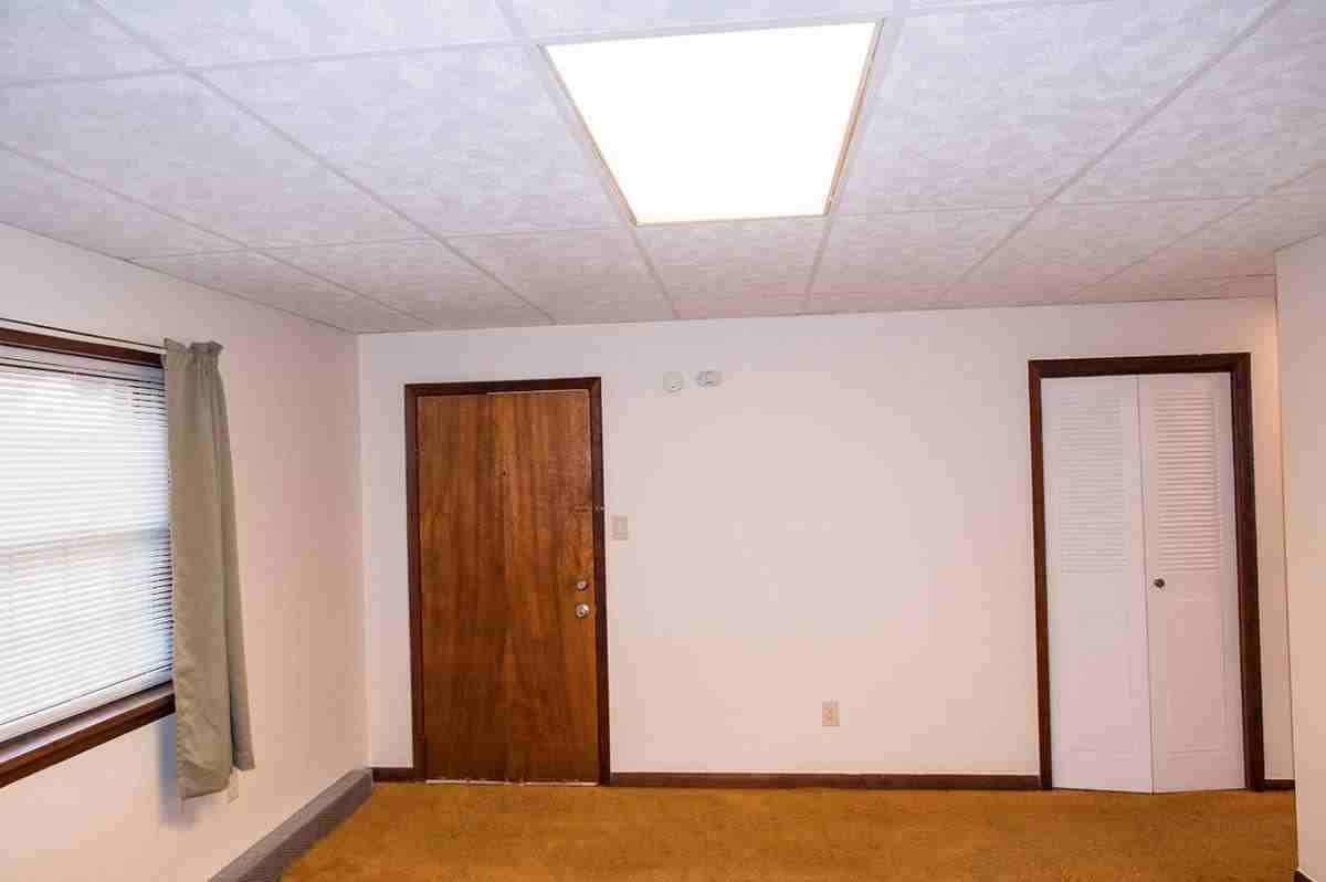 1002 Wyoming Ave - Photo 3 of 20