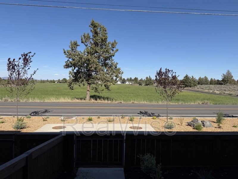62755 Eagle Rd - Photo 3 of 46