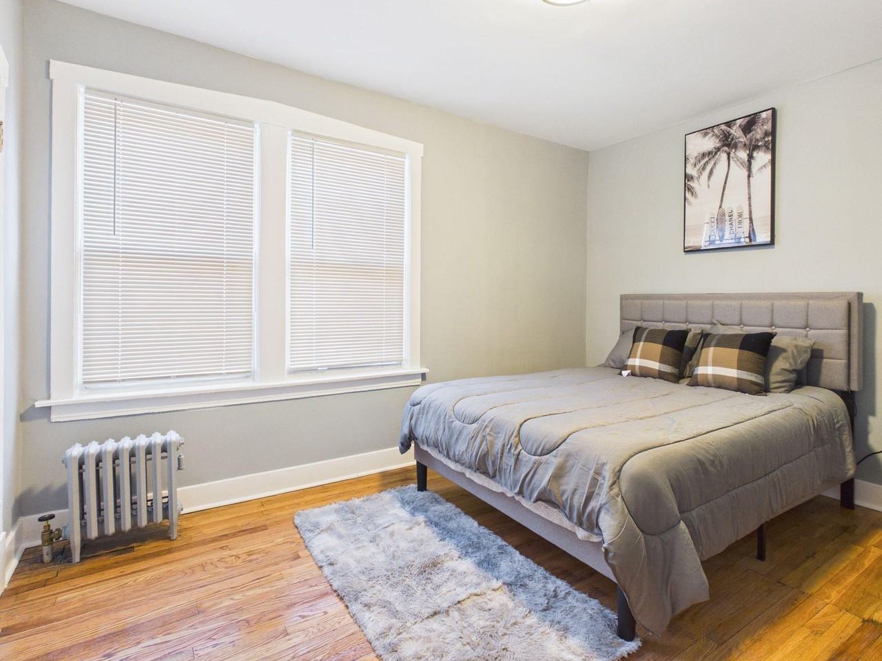 13643 Foster Ave - Photo 3 of 16