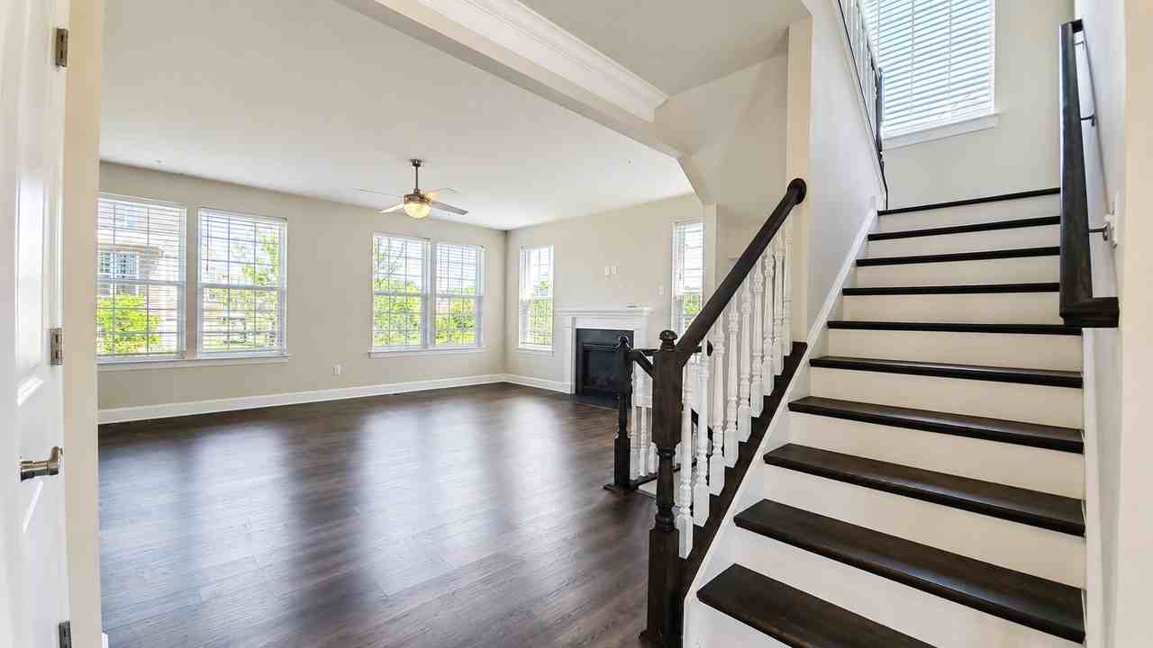12502 Welford Manor Dr - Photo 6 of 39