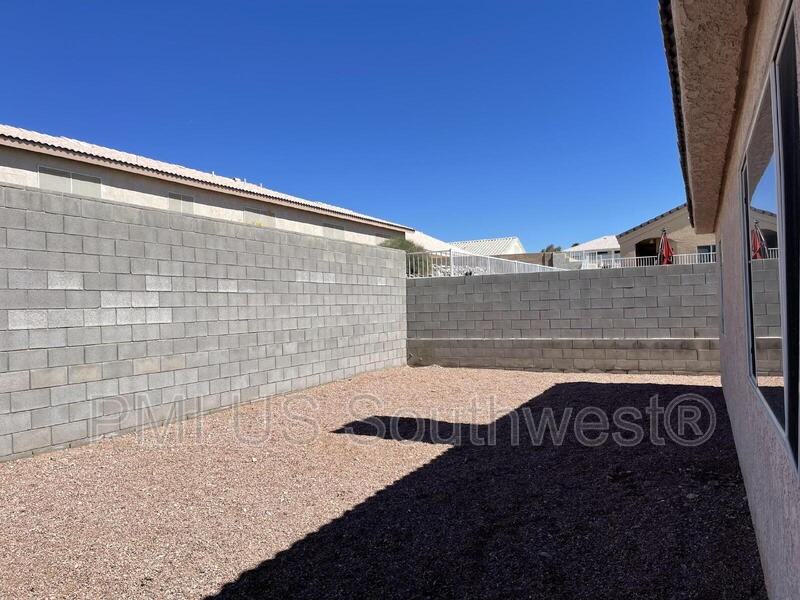2375 N Ridge Ave - Photo 7 of 8