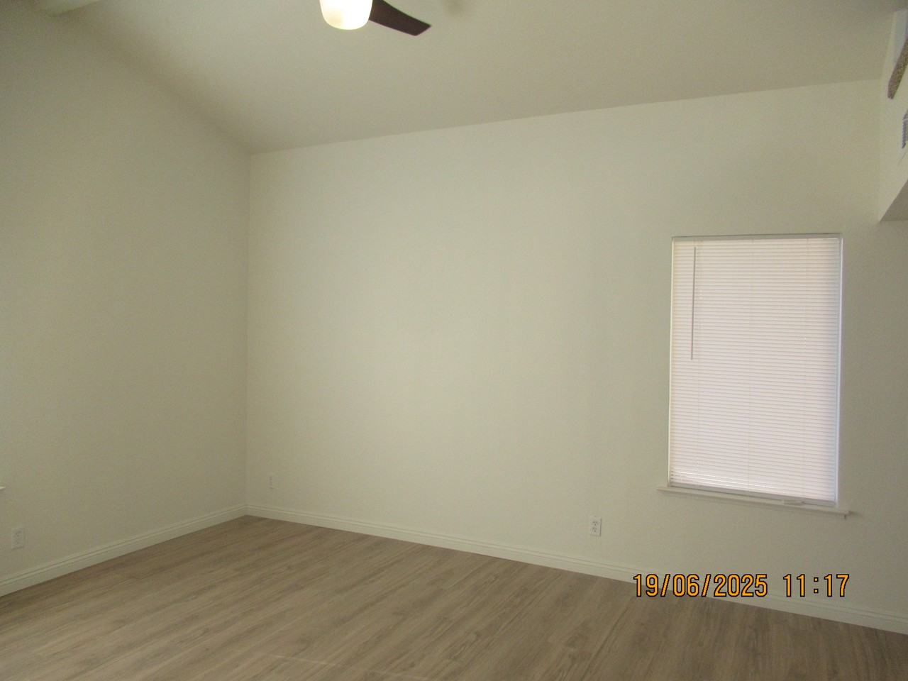 5523 Portola Cir - Photo 4 of 28