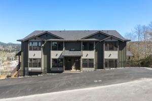 featured image of 117 Orchard Ave S #D