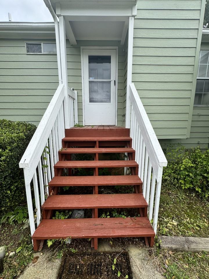 1187 Foxwood Dr - Photo 3 of 17