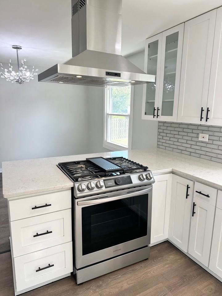 611 Fairfield Ln - Photo 3 of 44