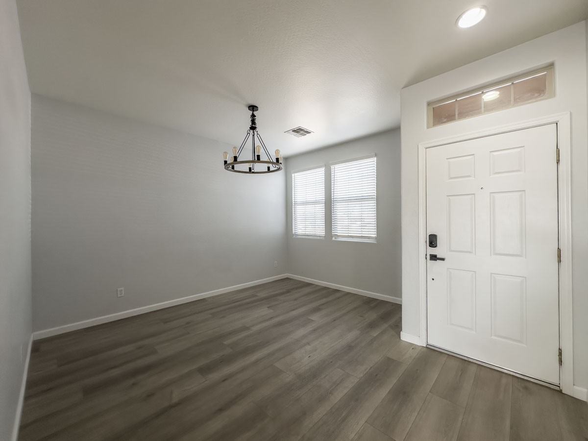 1036 S 177th Dr - Photo 3 of 23