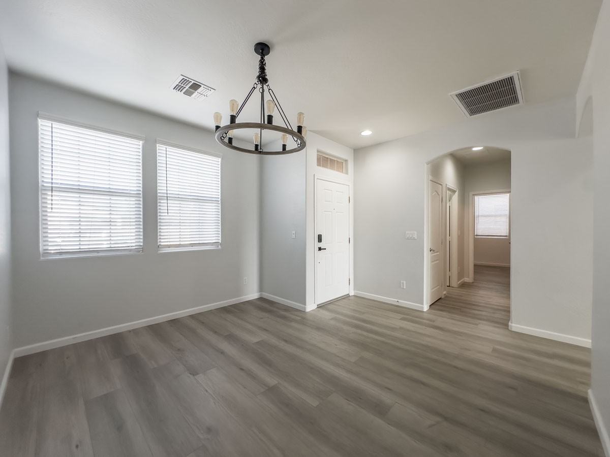 1036 S 177th Dr - Photo 4 of 23