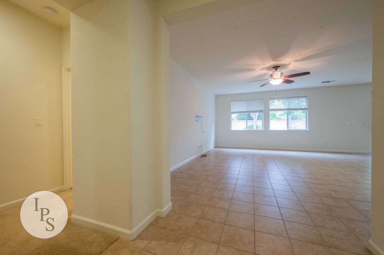 1668 N Mcpherson Ln - Photo 5 of 45