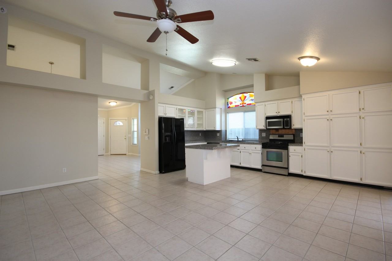 8767 Mesa Brook Way - Photo 3 of 23