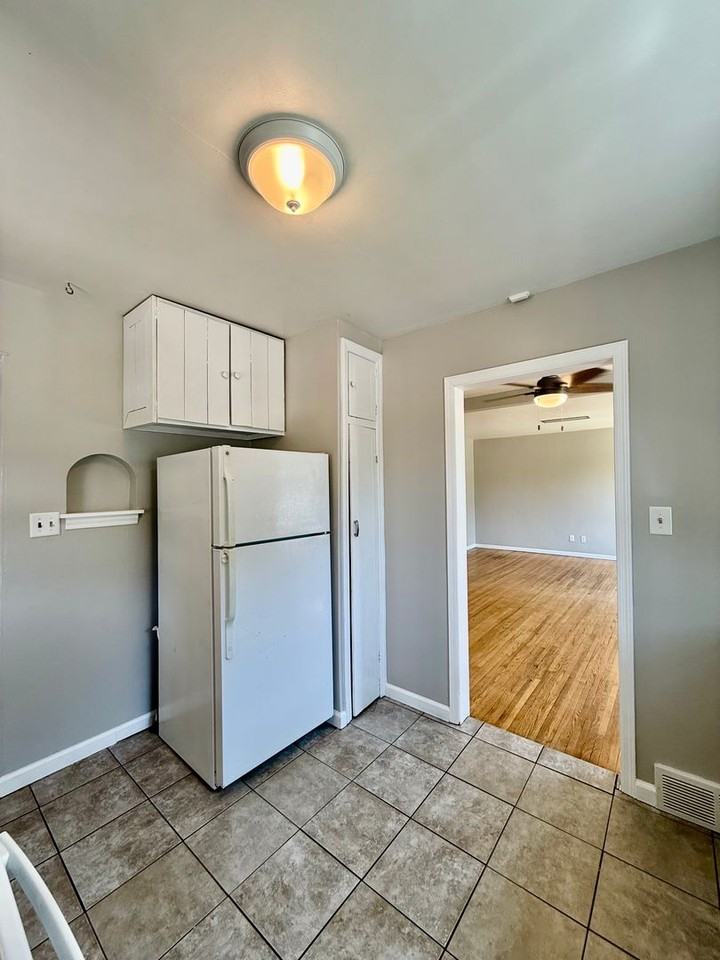 739 4th St Ne - Photo 4 of 12