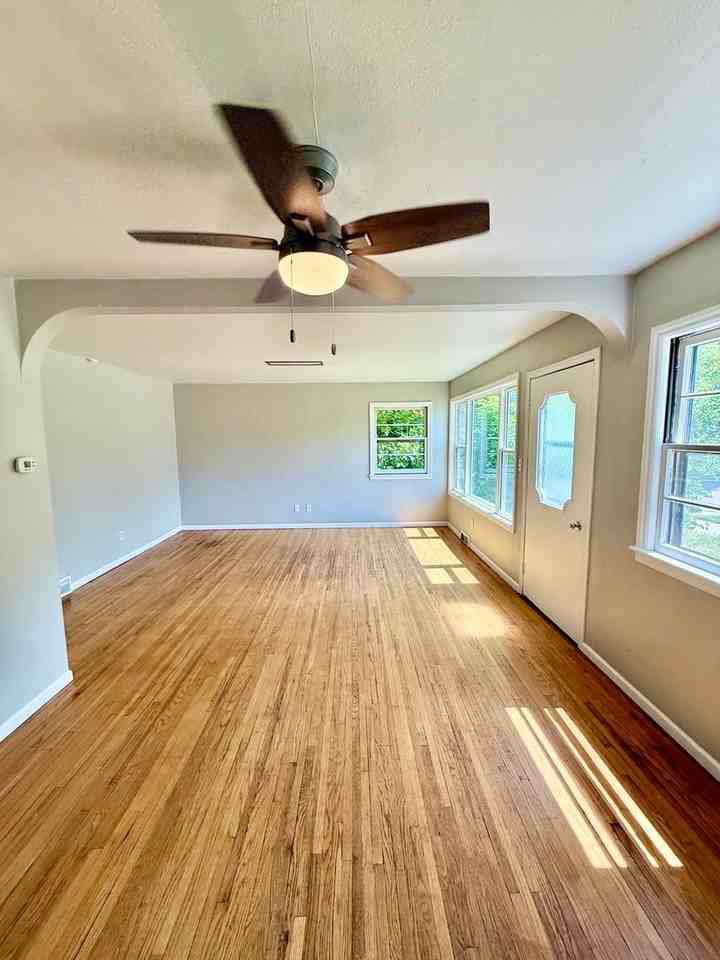 739 4th St Ne - Photo 6 of 12