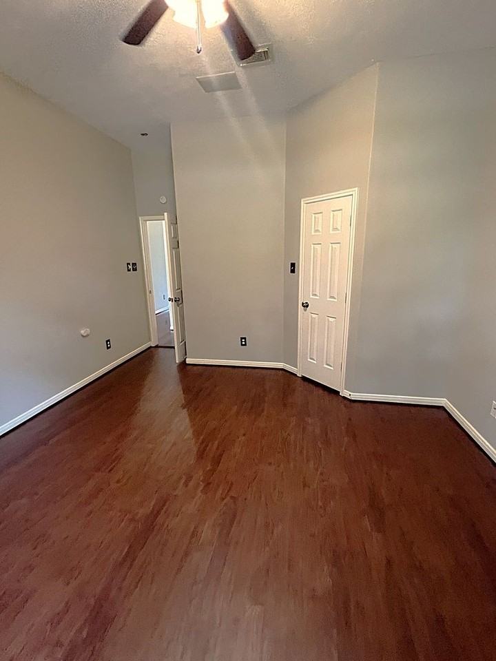 18718 Walden Forest Dr - Photo 7 of 38