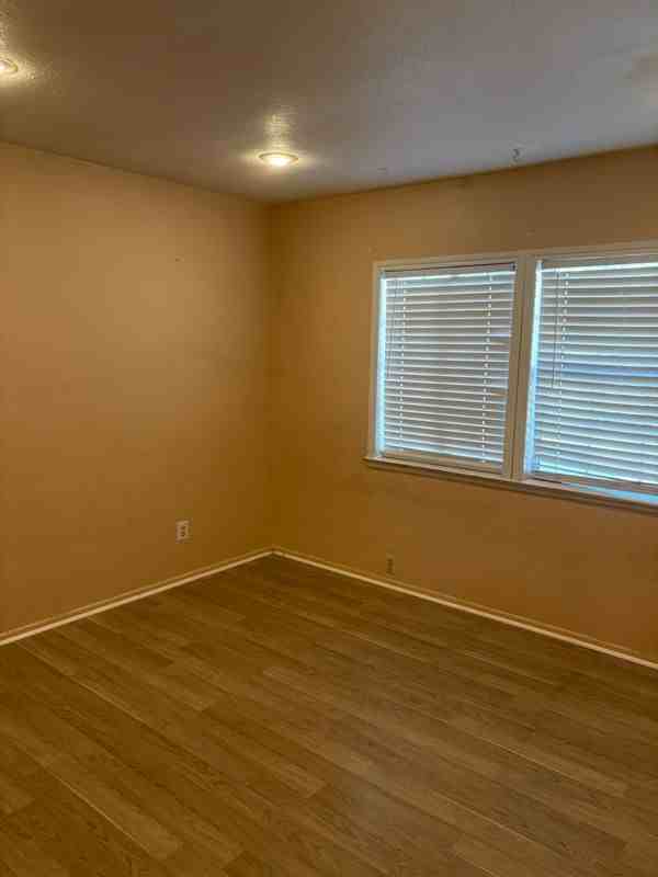 11433 Emelita St ##2 - Photo 3 of 12
