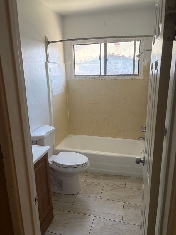 11433 Emelita St ##2 - Photo 4 of 12