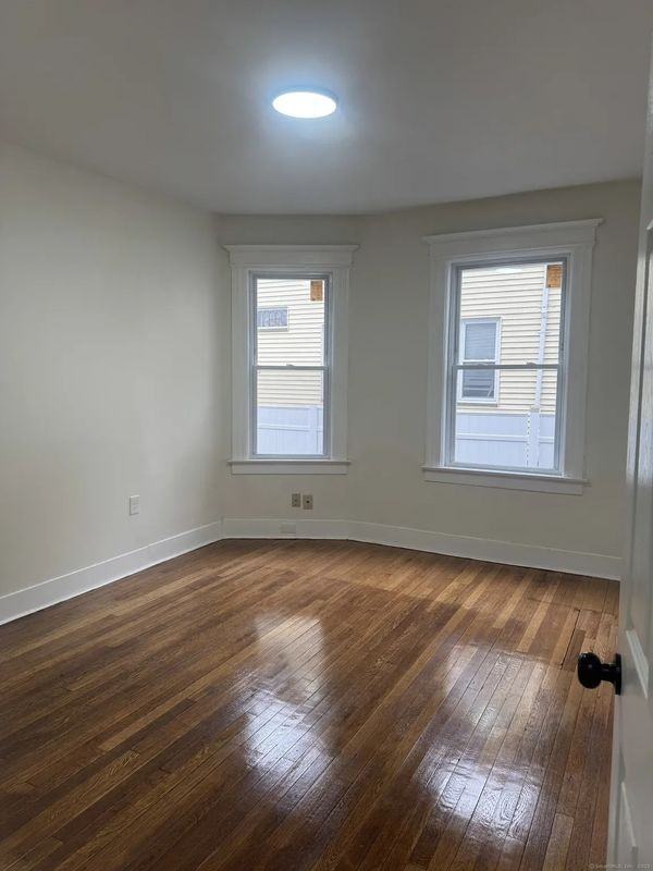 45 Norfolk St - Photo 4 of 5