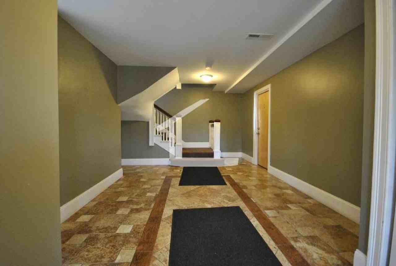 1592 1592 Breacon St, #2 - Photo 3 of 15