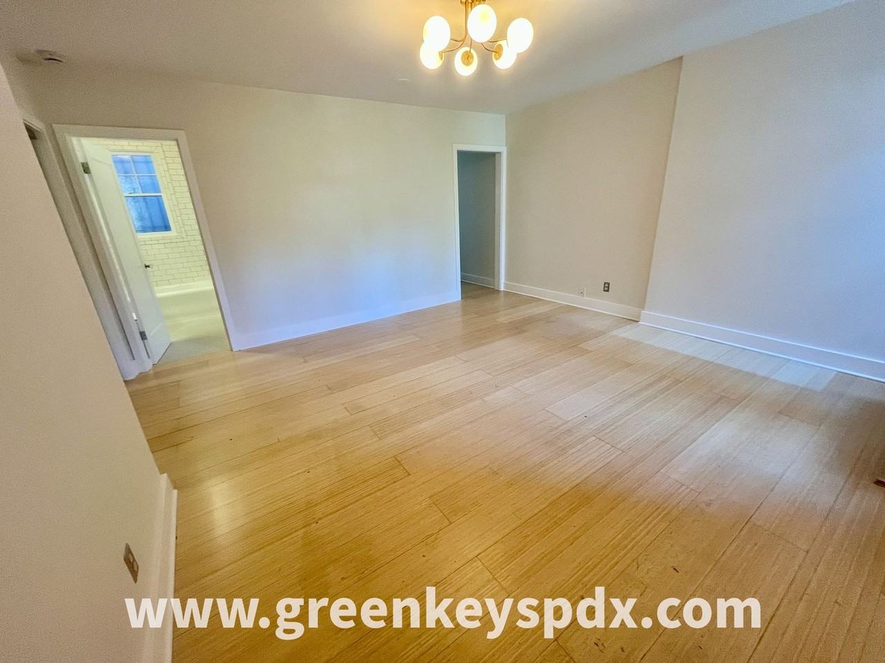 2182 Nw Hoyt St - Photo 4 of 20