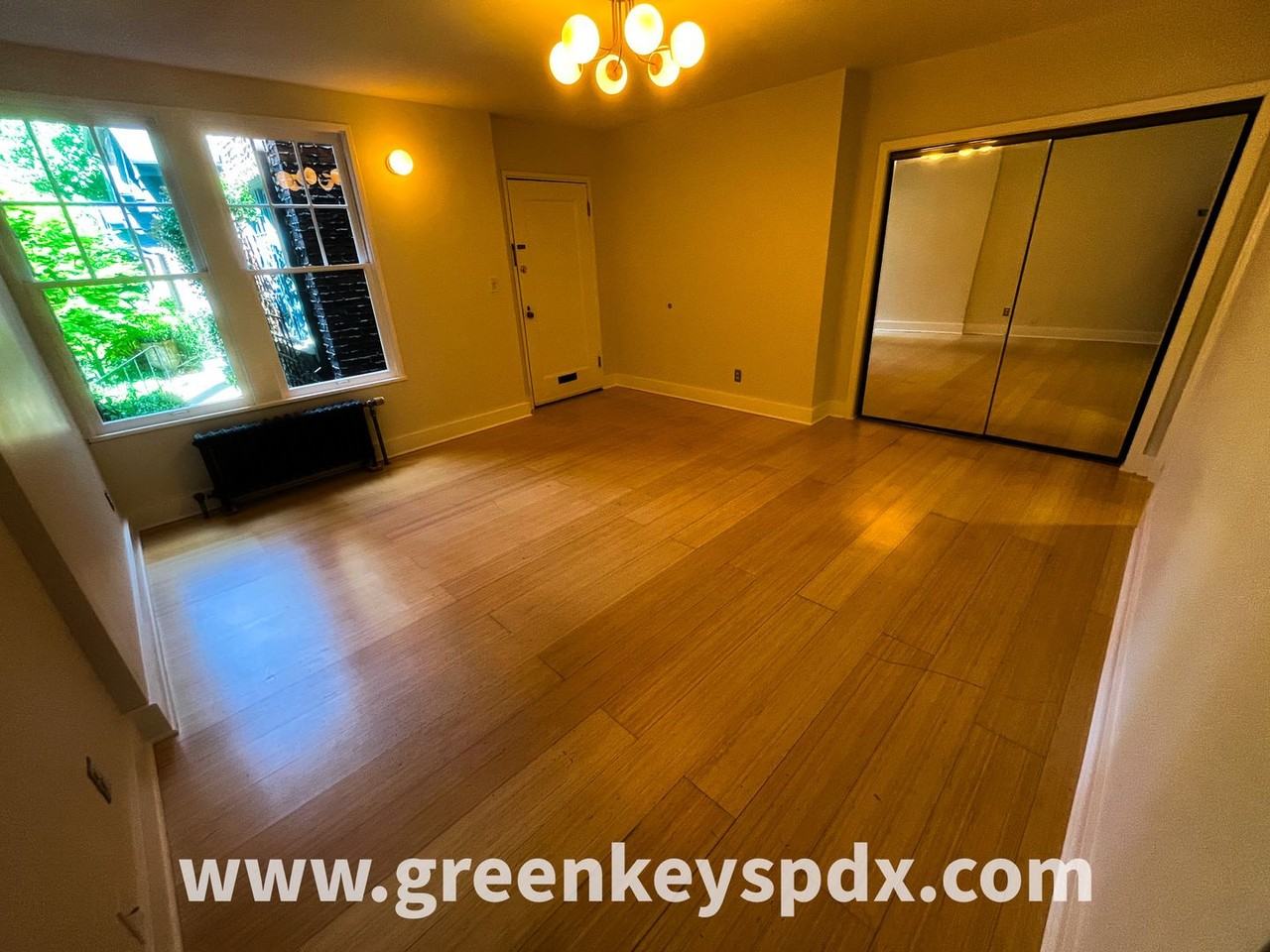 2182 Nw Hoyt St - Photo 5 of 20