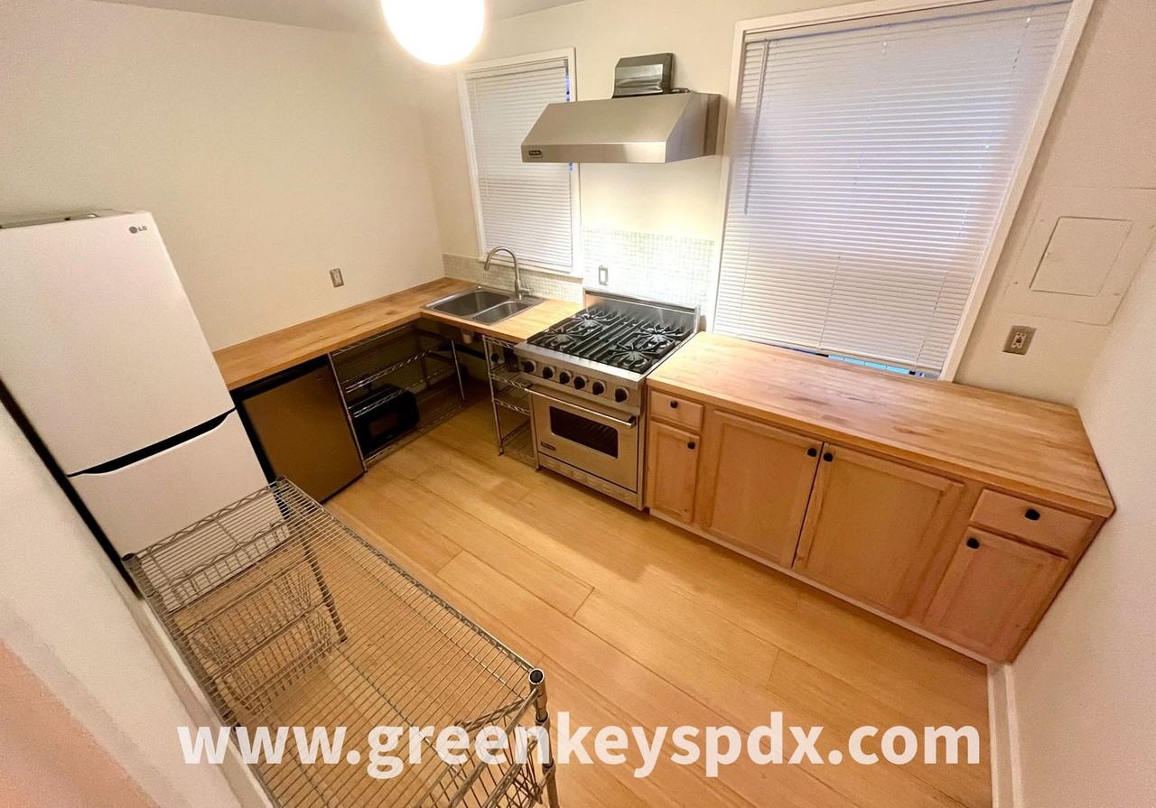 2182 Nw Hoyt St - Photo 6 of 20