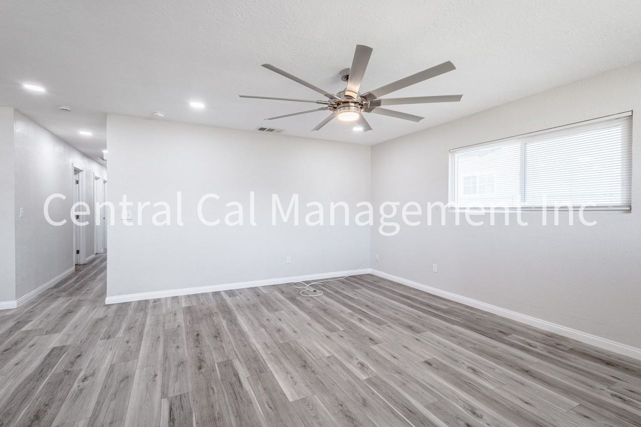 3605 Truman Ave - Photo 3 of 22